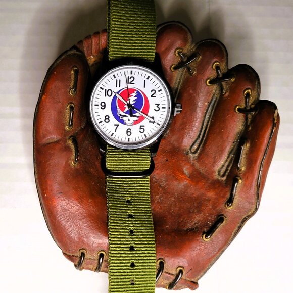 Limited Edition Grateful Dead Analog Watch Green Band Illuminating Hands NWT - Picture 12 of 12